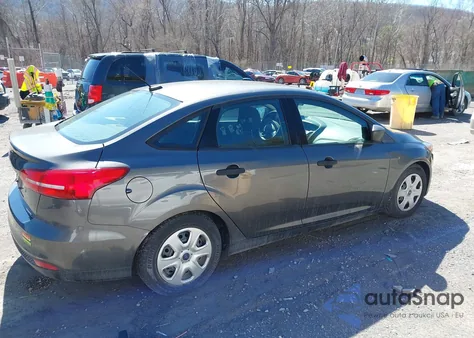 2016 Ford Focus S из США, поврежденный, VIN 1FADP3E25GL207636